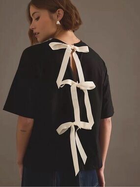 Never Fully Dressed Black Short-Sleeve Crewneck Tee